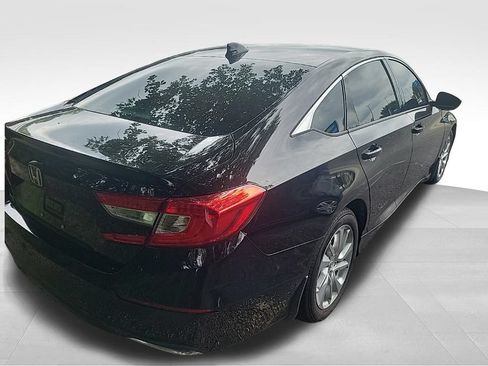 Used 2018 Honda Accord LX image 3