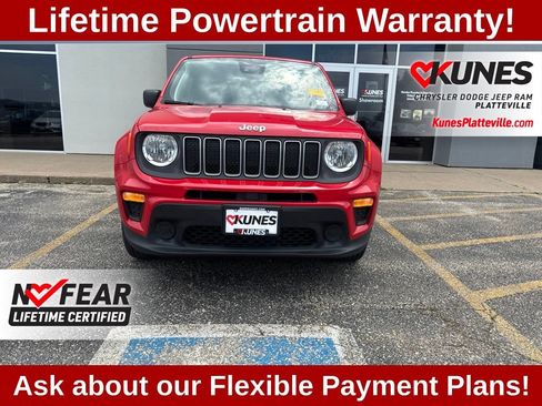 Used 2023 Jeep Renegade Latitude AWD/4WD image 4