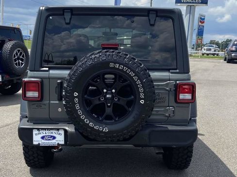 Used 2020 Jeep Wrangler Sport AWD/4WD image 4