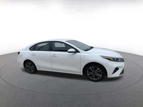 Used 2024 Kia Forte LXS image 2