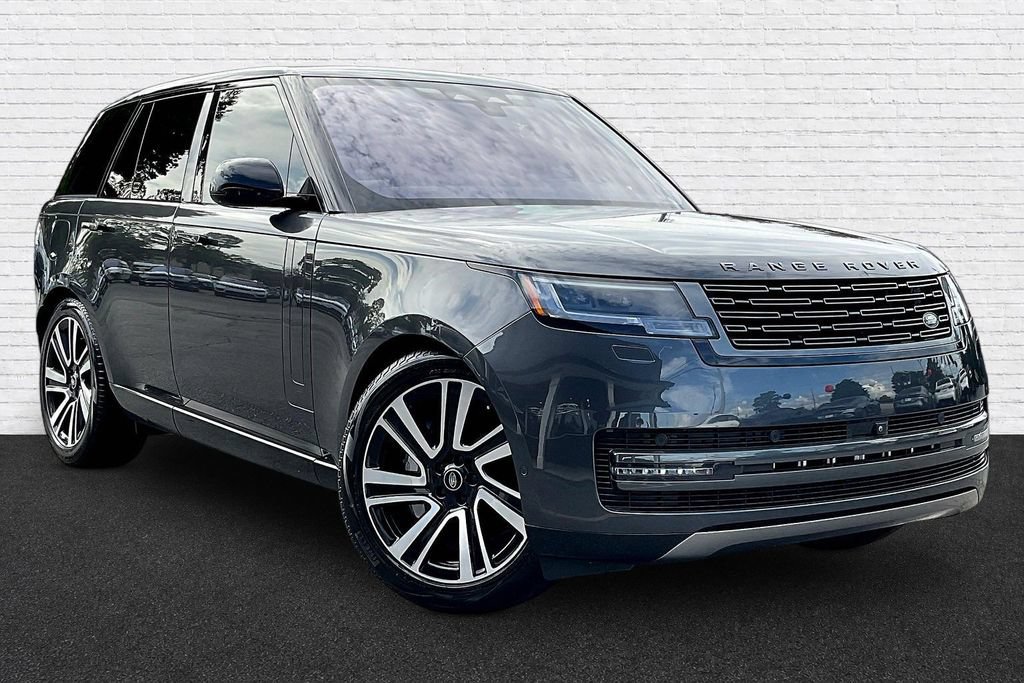 Used 2023 Land Rover Range Rover SE AWD/4WD image 3
