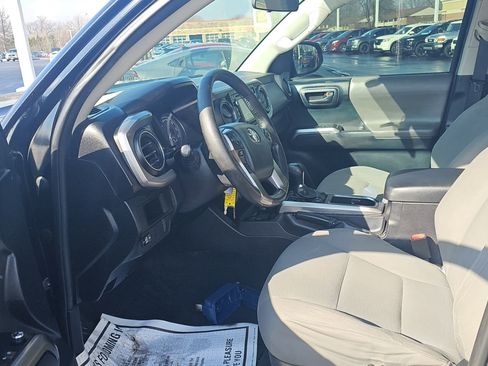 Used 2016 Toyota Tacoma SR5 w/ Towing Package image 24