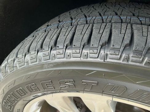 Used 2020 Chevrolet Traverse High Country image 12