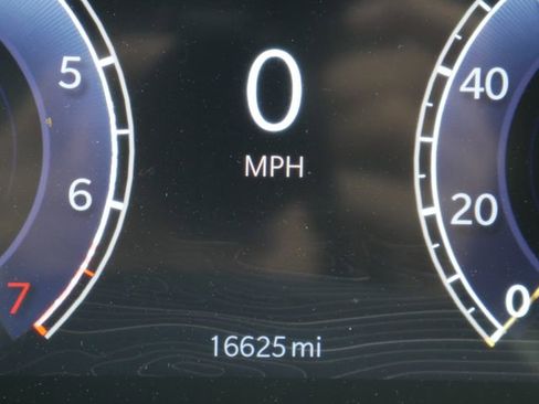 Used 2025 Jeep Grand Cherokee Altitude AWD/4WD image 18