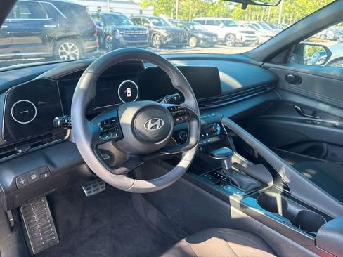 Used 2025 Hyundai Elantra SEL FWD image 10