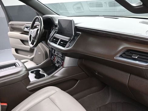 Used 2021 Chevrolet Tahoe Z71 w/ Z71 Off-Road Package image 2