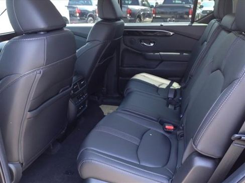 New 2025 Honda Pilot EX-L image 6