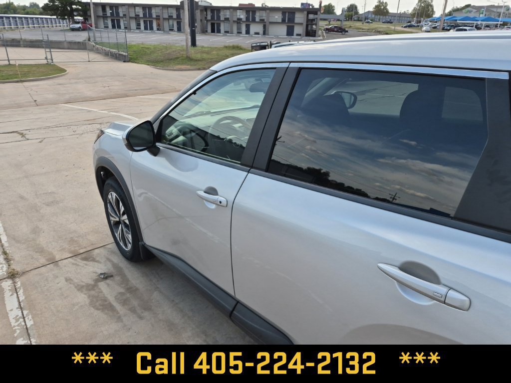 Used 2023 Nissan Rogue SV FWD image 10