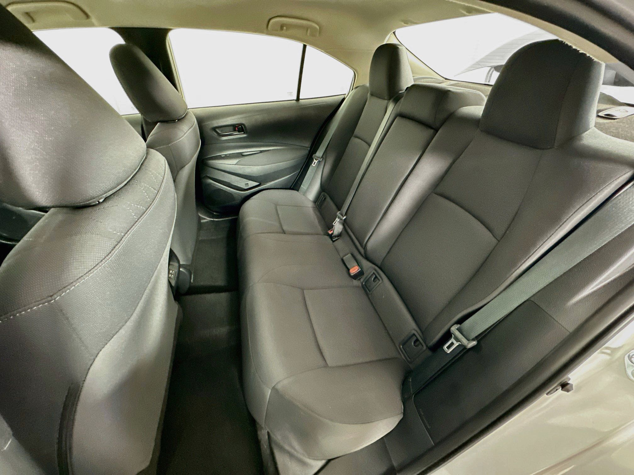 Used 2025 Toyota Corolla LE FWD image 25