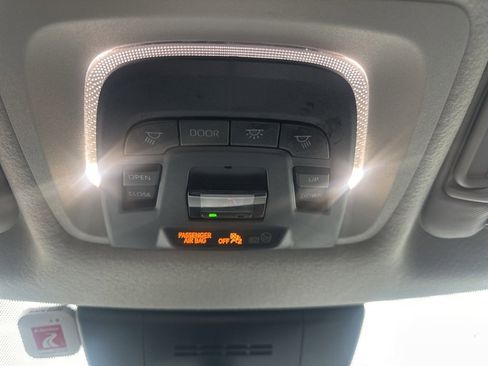 Used 2023 Toyota Corolla Cross XLE w/ Convenience Package image 27