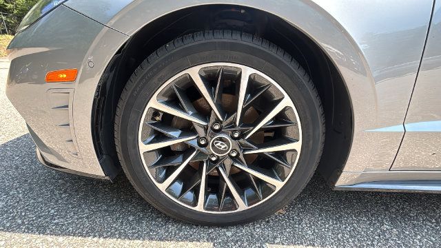 Used 2023 Hyundai Sonata Limited FWD image 14