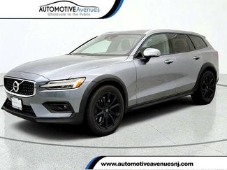 Used 2021 Volvo V60 T5 Cross Country w/ Climate Package AWD/4WD video 1