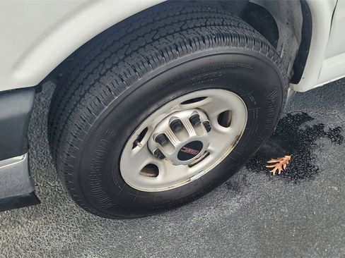 Used 2021 GMC Savana 2500 w/ Driver Convenience Package image 8