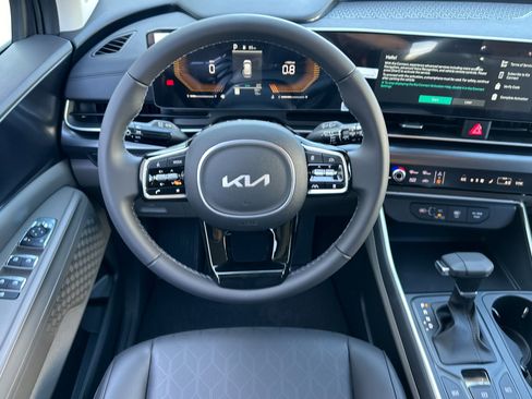New 2026 Kia Carnival FWD image 12