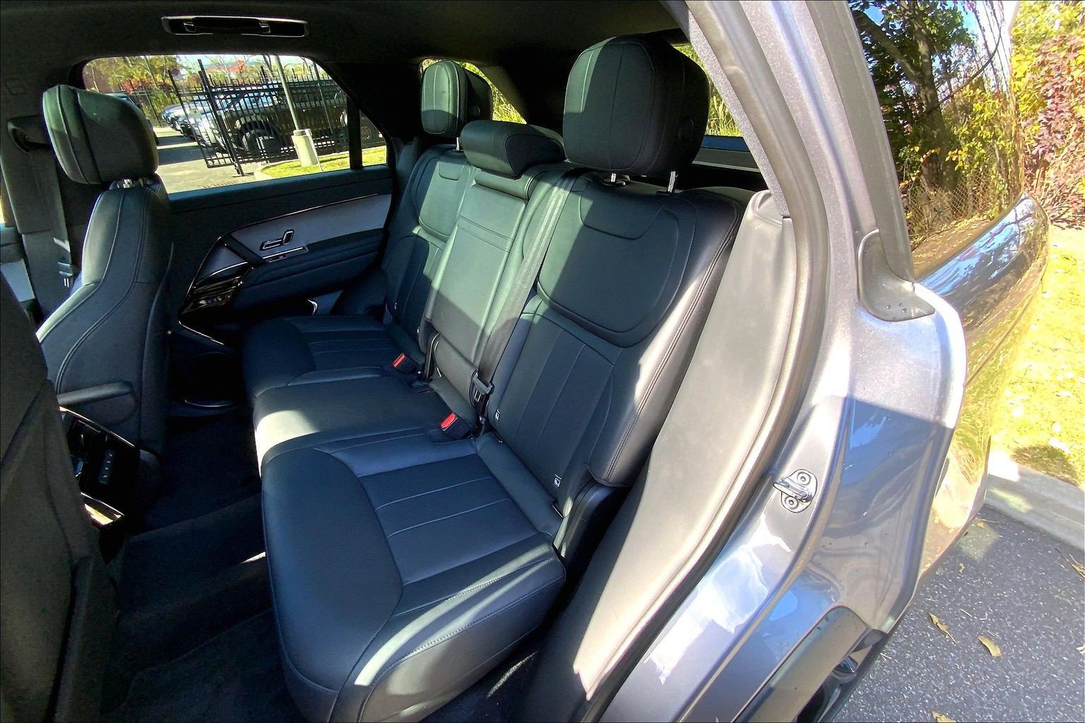 Used 2024 Land Rover Range Rover Sport SE AWD/4WD image 20