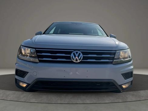 Used 2018 Volkswagen Tiguan SE w/ Panoramic Sunroof Package AWD/4WD image 8