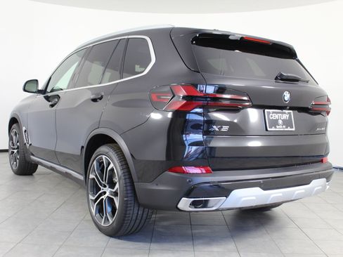 New 2026 BMW X5 xDrive40i w/ Premium Package image 3