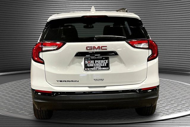 Certified 2024 GMC Terrain SLE w/ Driver Convenience Package FWD image 5