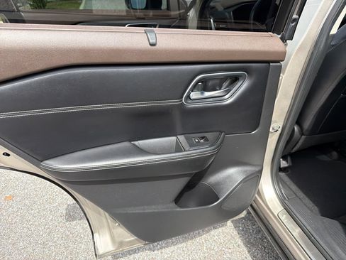 Used 2021 Nissan Rogue Platinum FWD image 19