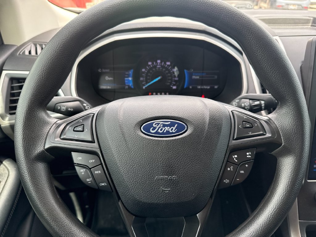 Used 2021 Ford Edge SE FWD image 23