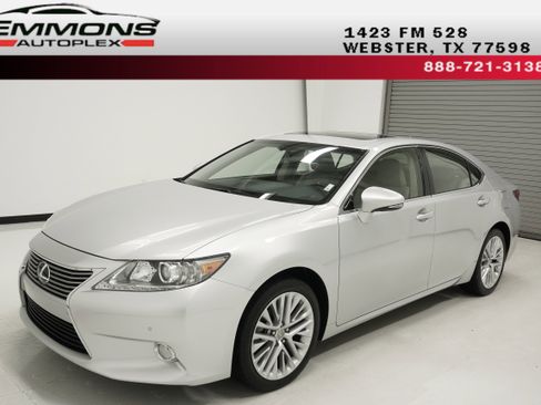 Used 2013 Lexus ES 350 w/ Luxury Pkg FWD image 1