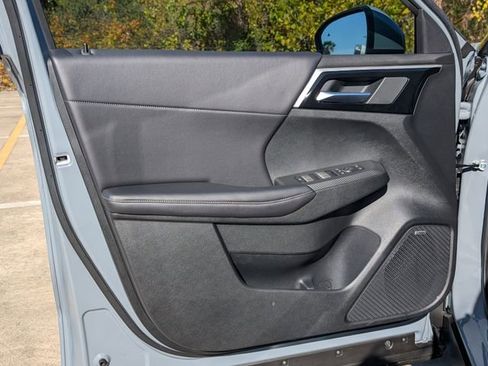 New 2025 Mitsubishi Outlander SE image 10
