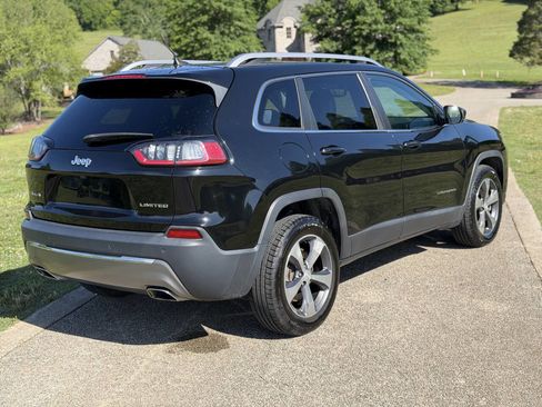 Used 2019 Jeep Cherokee Limited AWD/4WD image 6