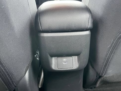 Used 2025 Nissan Versa SV FWD image 21