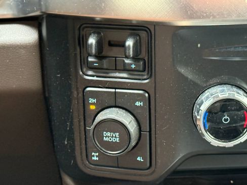 Used 2024 Ford F350 King Ranch w/ FX4 Off-Road Package image 24