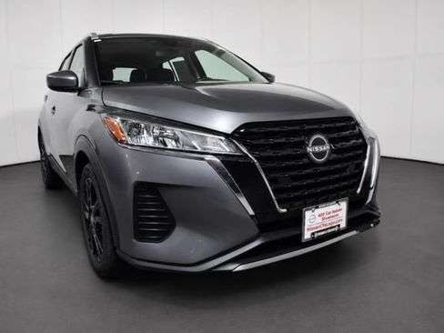 Used 2024 Nissan Kicks SV FWD image 3