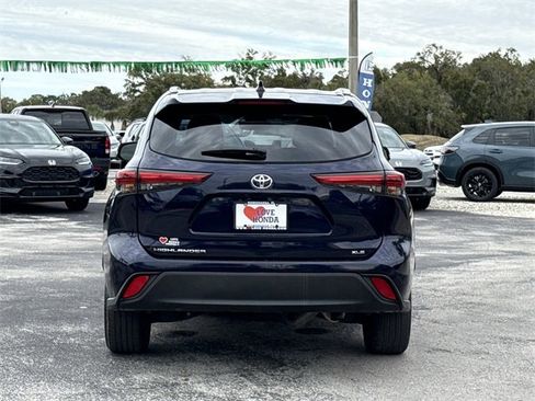 Used 2023 Toyota Highlander XLE image 10