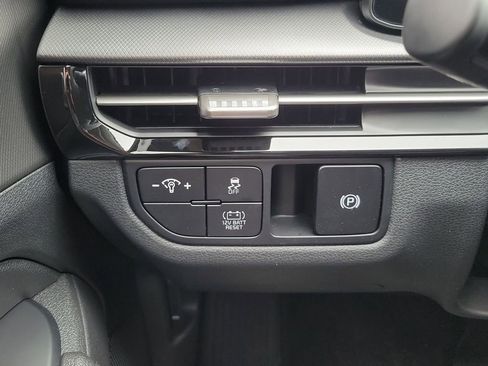 New 2026 Kia Sportage LX FWD image 24