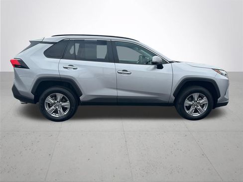 Used 2025 Toyota RAV4 XLE AWD/4WD image 6