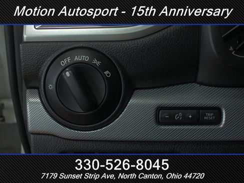 Used 2019 Nissan Titan SV image 16