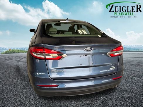 Used 2019 Ford Fusion SE FWD image 4