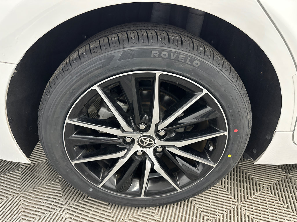 Used 2024 Toyota Camry SE FWD image 18