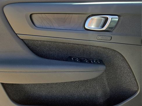 Used 2023 Volvo XC40 Recharge Plus w/ Protection Package Premier image 21