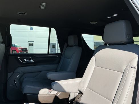 Used 2024 Chevrolet Tahoe LT w/ Luxury Package AWD/4WD image 7