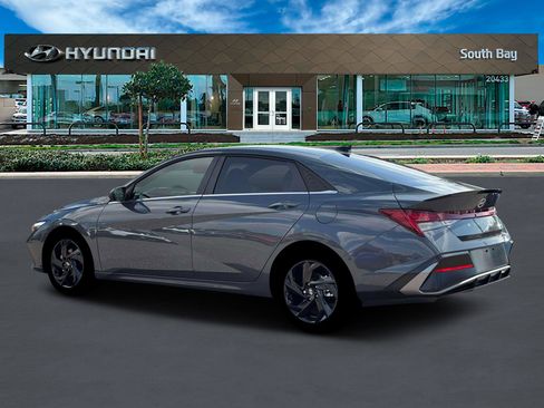 New 2026 Hyundai Elantra SEL Sport image 4
