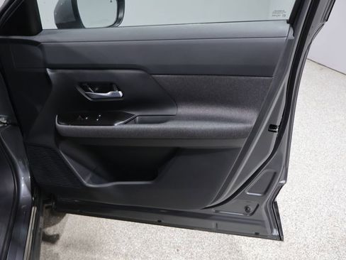 Used 2025 Nissan Kicks SV AWD/4WD image 23
