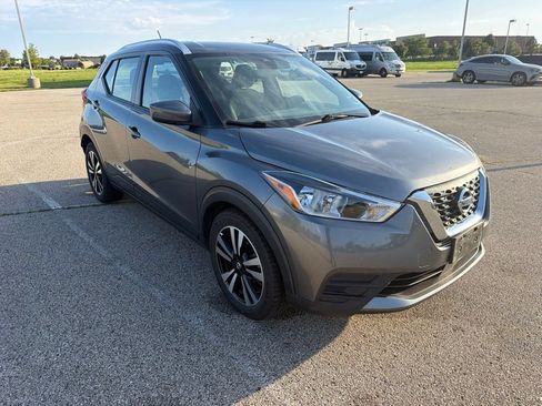 Used 2020 Nissan Kicks SV FWD image 3