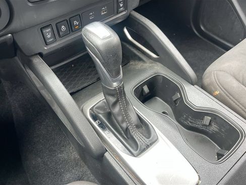 Used 2024 Nissan Frontier SV w/ SV Convenience Package RWD image 16