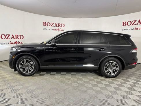 Used 2023 Lincoln Aviator 2WD w/ Class IV Trailer Tow Package image 5