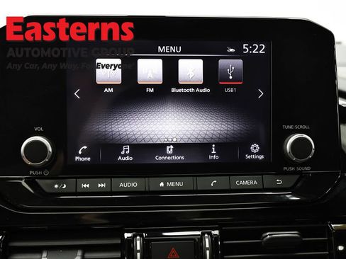 Used 2023 Nissan Pathfinder SV w/ SV Premium Package AWD/4WD image 12