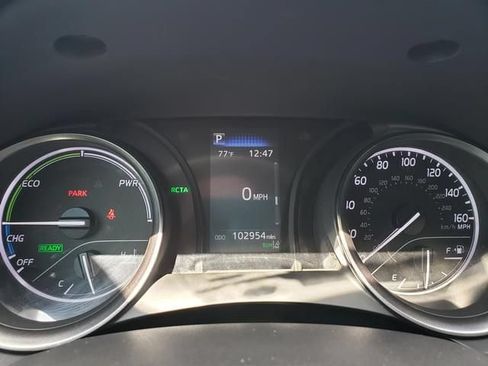 Used 2022 Toyota Camry SE w/ Convenience Package FWD image 25