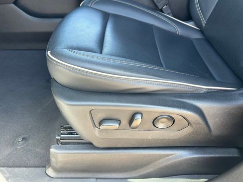 Certified 2024 GMC Yukon SLT RWD image 28