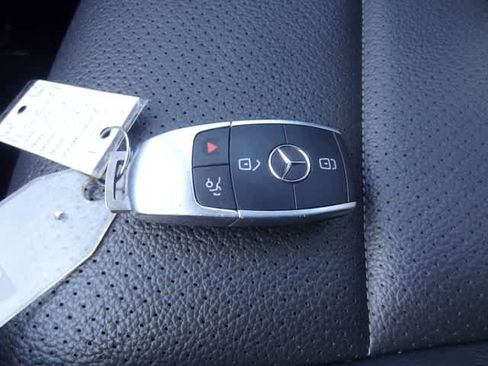 Used 2019 Mercedes-Benz C 300 Sedan image 42