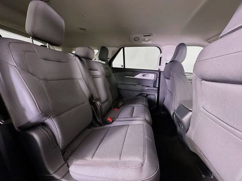 New 2026 Ford Explorer Active RWD image 32