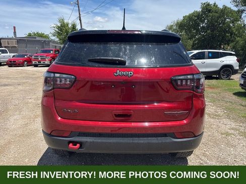 Used 2025 Jeep Compass Trailhawk AWD/4WD image 3