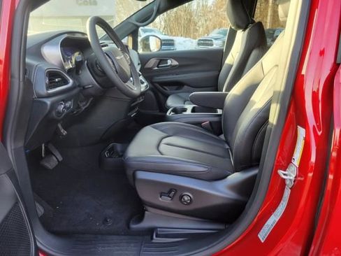 New 2026 Chrysler Pacifica Select image 20